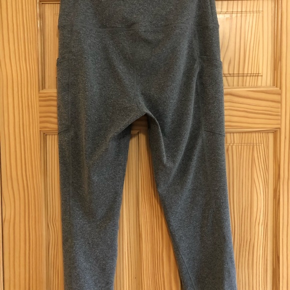 Women’s athletic leggings by So - Picture 3 of 3